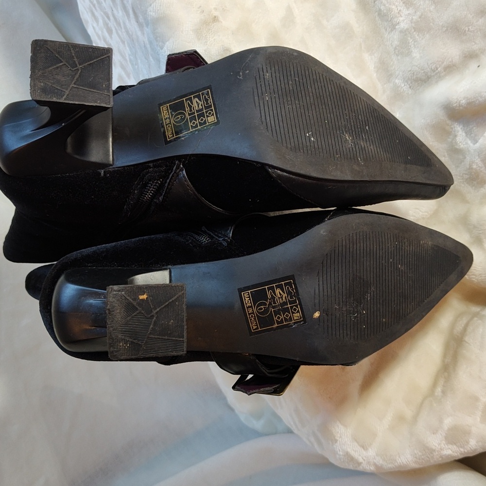 ELLIE Brand Booties - Picture 6 of 7